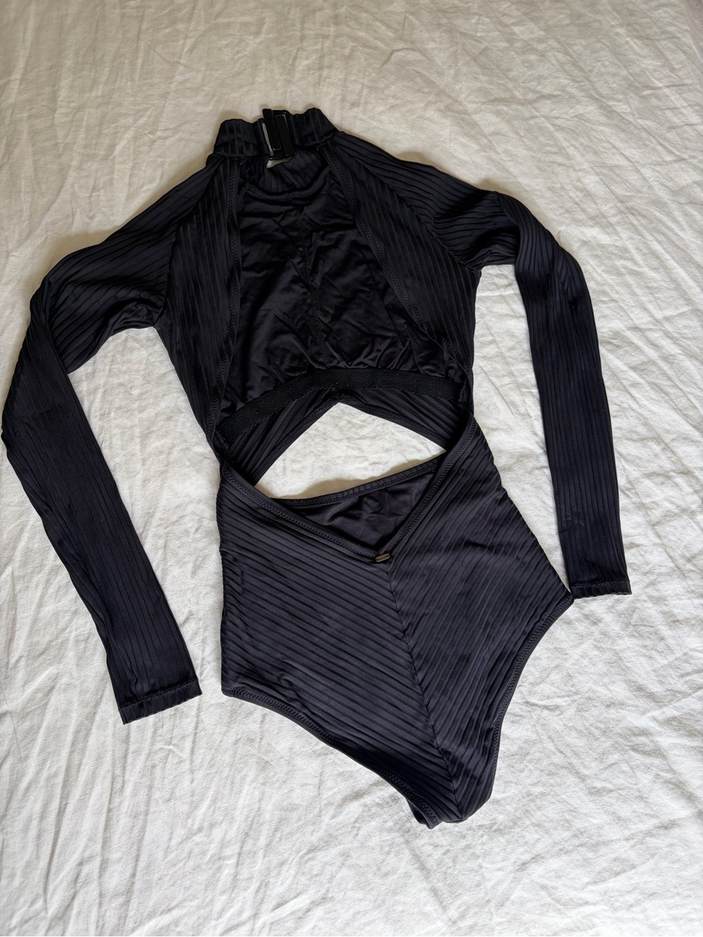 Rip Curl Black Ribbed Long-Sleeve Cutout Swimsuit SMALL - Picture 5 of 6